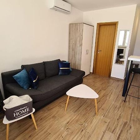 Studio Apartman Kiara Bol Luaran gambar