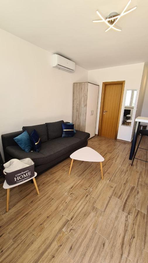 Studio Apartman Kiara Bol Luaran gambar