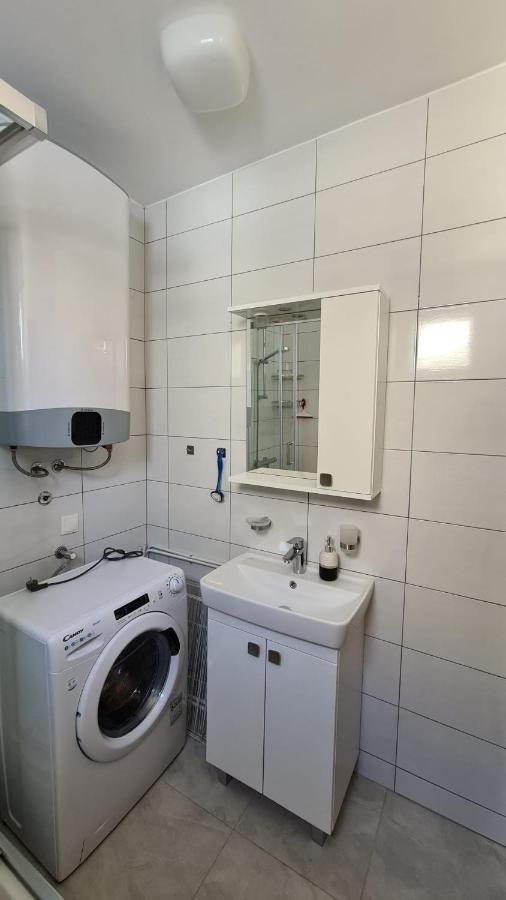 Studio Apartman Kiara Bol Luaran gambar