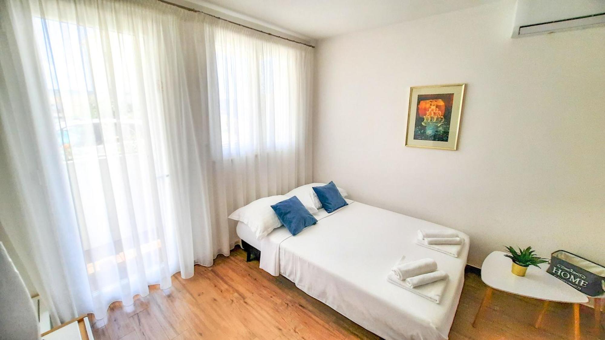Studio Apartman Kiara Bol Luaran gambar